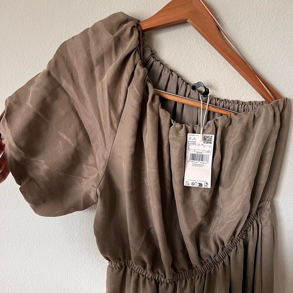 MANGO One-Shoulder Asymmetrical Taupe Wide Leg Jumpsuit BNWT Size L - Picture 4 of 8